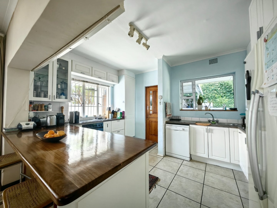 To Let 3 Bedroom Property for Rent in Gordons Bay Village Western Cape